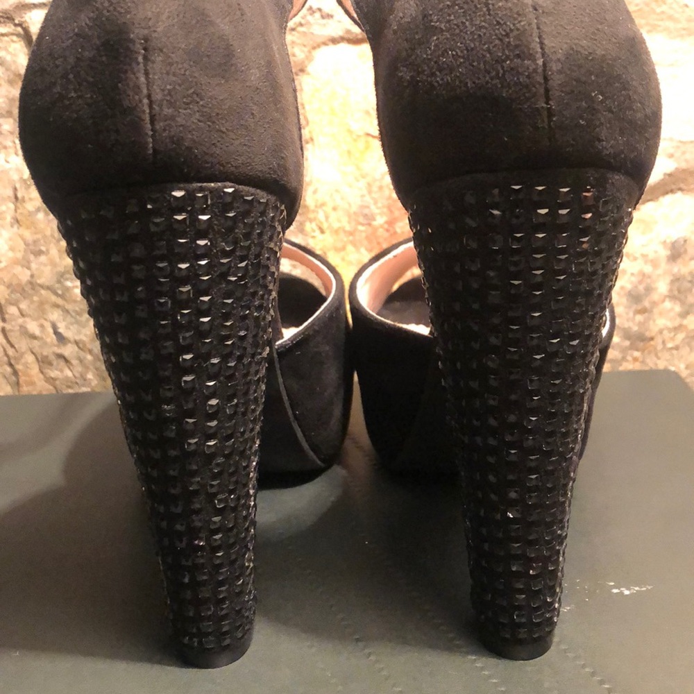 (MAKE OFFERS 💰) Bella Luna Suede New Heels - Picture 4 of 7